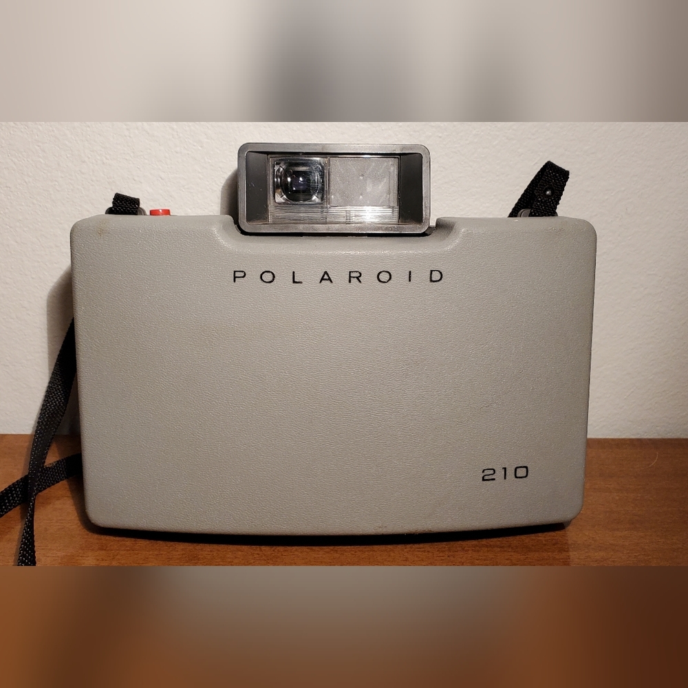 Vintage Polaroid Automatic 210 Land Camera W/ Strap + Hard Case